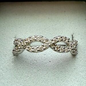 NEW! Pretty Bird Jewelry Crystal Infinity Link Ring size 7